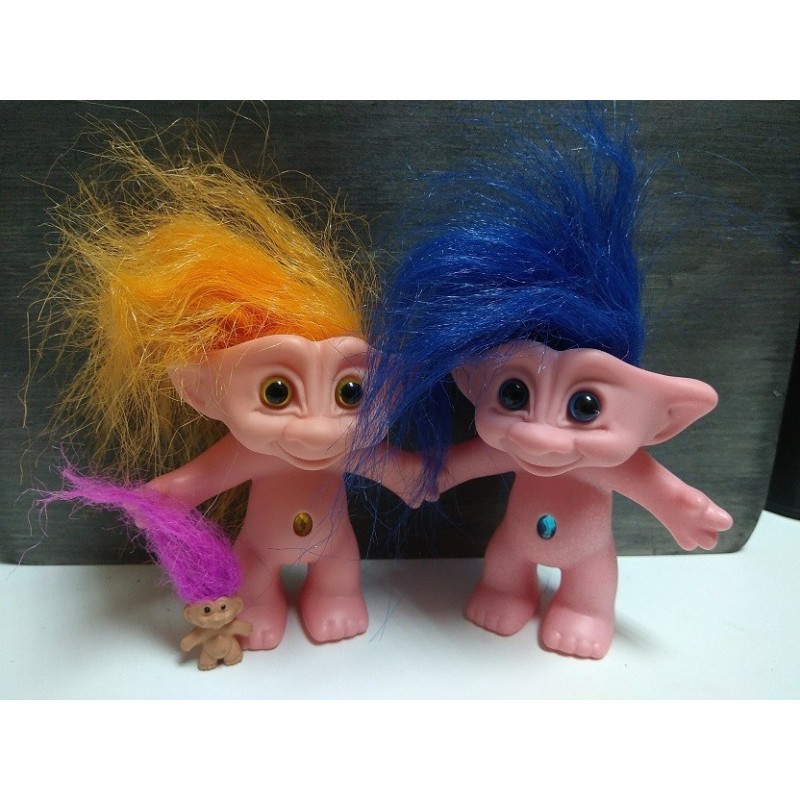 Troll de pelos largos de colores que dan suerte